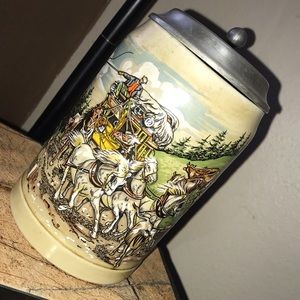 Old West Vibe Beer Stein Stagecoach Horses Cattle Scene